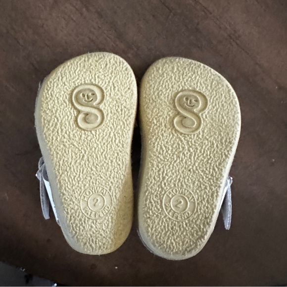 Sun-San Sea Wee white woven strap
Sandals Shoes Infant Girls VGC SIZE 2 - Picture 3 of 3